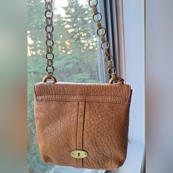 Vintage Fossil Leather Shoulder Bag with Chain Strap & Tassel Tan Color - Picture 2 of 9